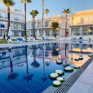 lysithea-hotel-apts.larnacahotels.org/