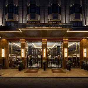 Hilton Plaza Szálloda