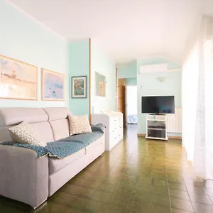 https://la-casina-al-mare.it-tuscanyhotel.com