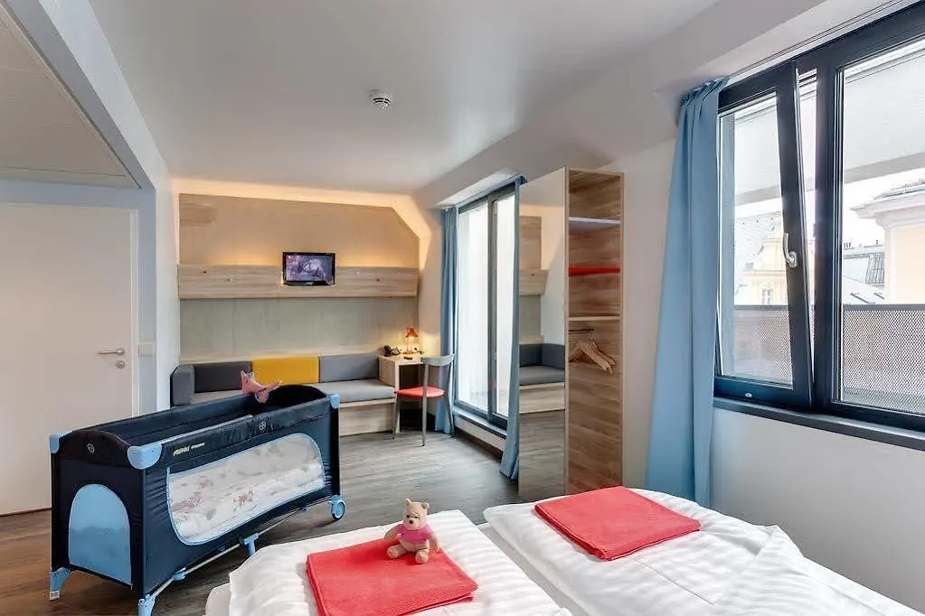 ***  Meininger Hotel Wien Downtown Franz Austria
